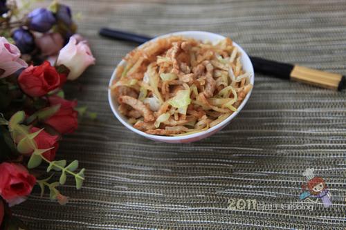 肉丝炒饼的做法