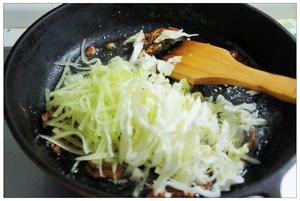 肉丝炒饼的做法