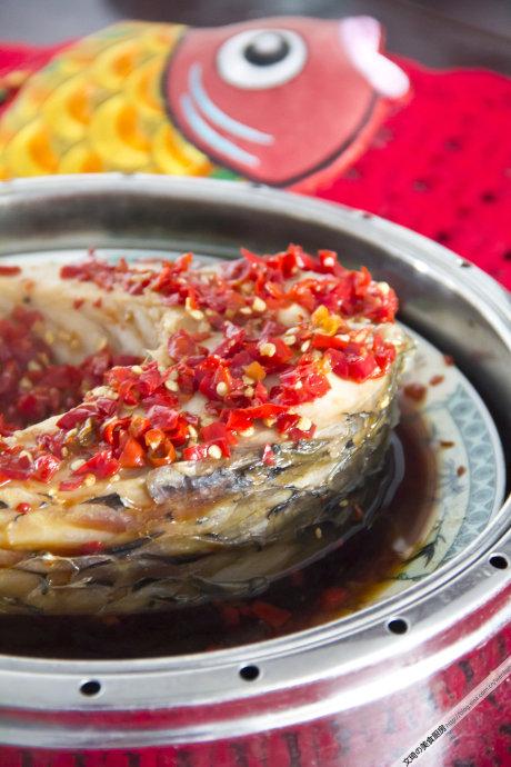 剁椒蒸肥鲤的做法