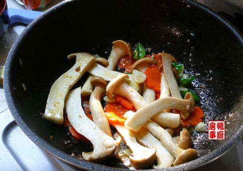 沙嗲猪颈肉的做法