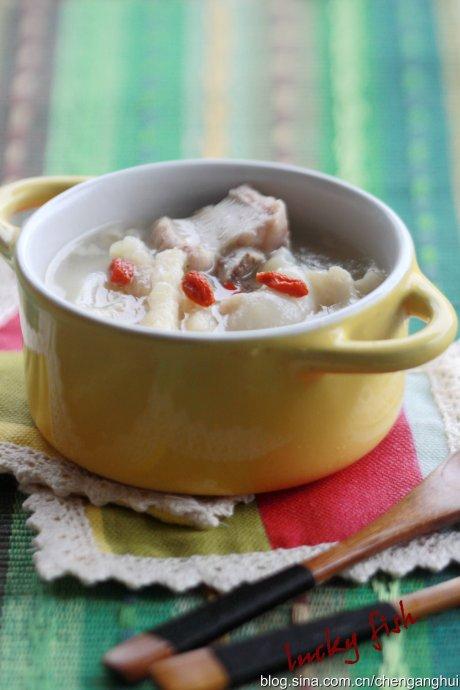 沙参排骨炖蹄筋的做法