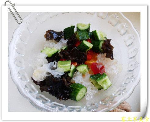 双耳拌时蔬做法的做法