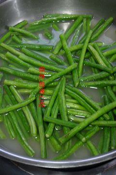 大蒜烧豇豆的做法
