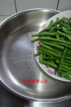 大蒜烧豇豆的做法