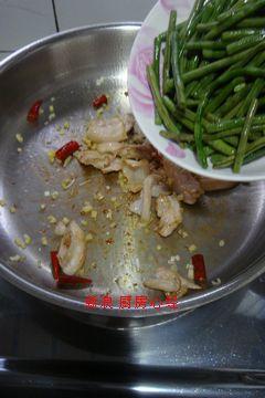 大蒜烧豇豆的做法