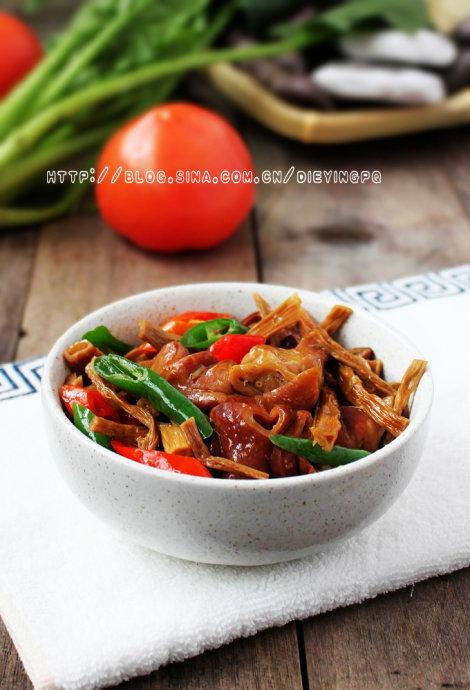 干笋肥肠的做法