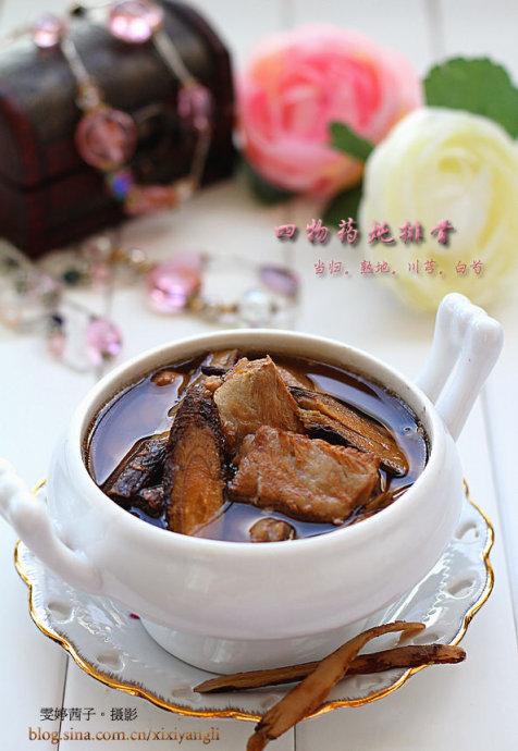 四物药炖排骨汤的做法