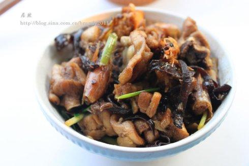 虾油木耳鸡块的做法