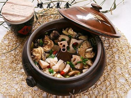 莲藕啤酒汽锅鸡的做法