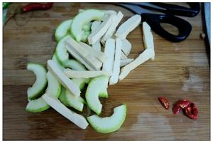 孜然干煸西葫芦豆干的做法