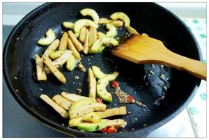 孜然干煸西葫芦豆干的做法