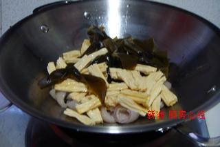 猪皮烧海带的做法