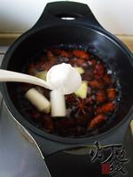 盐水煮蚕蛹的做法