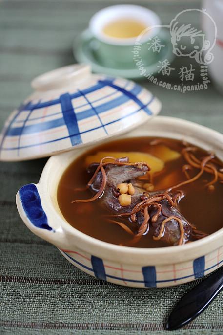 虫草花淮山煲鸽子的做法