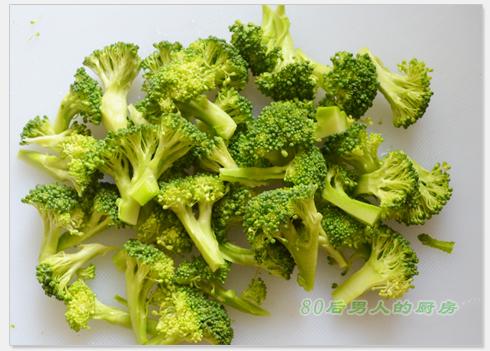 白灼西兰花的做法
