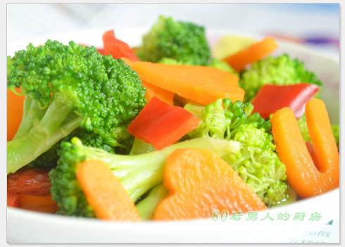 白灼西兰花的做法