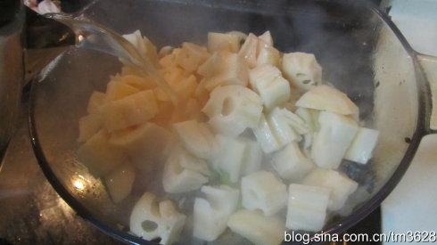 财鱼焖藕的做法