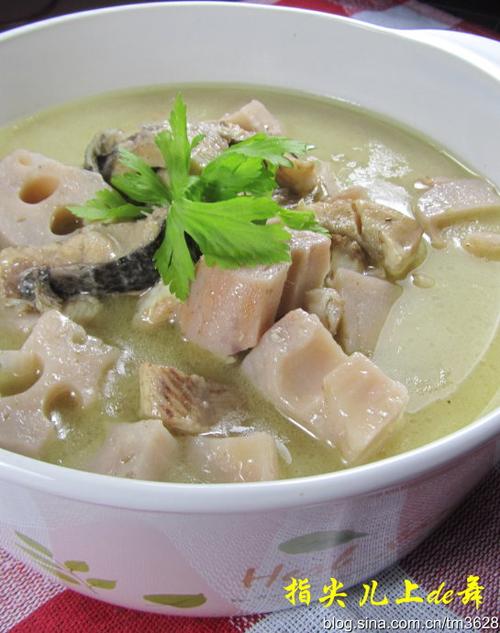 财鱼焖藕的做法