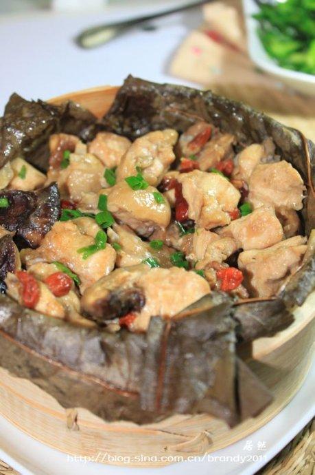 冬菇枣杞荷香鸡的做法