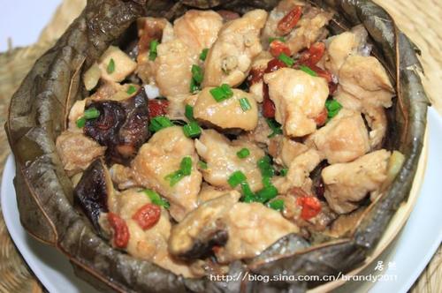 冬菇枣杞荷香鸡的做法