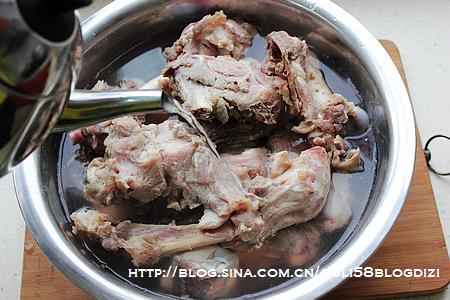 羊骨粉丝汤的做法