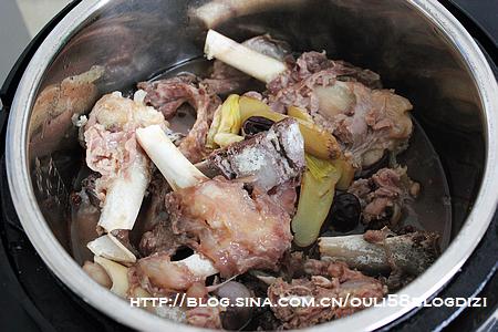 羊骨粉丝汤的做法