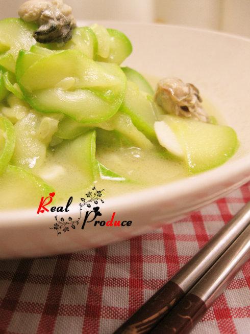 西葫芦炒牡蛎的做法