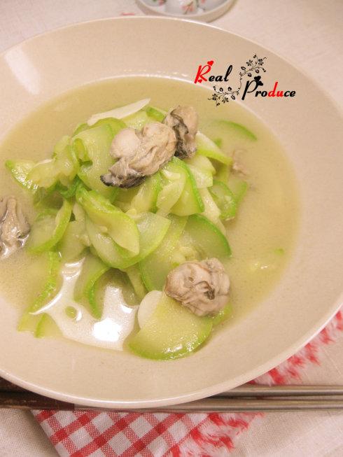 西葫芦炒牡蛎的做法