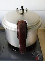 高压锅版黄豆酱炖排骨的做法