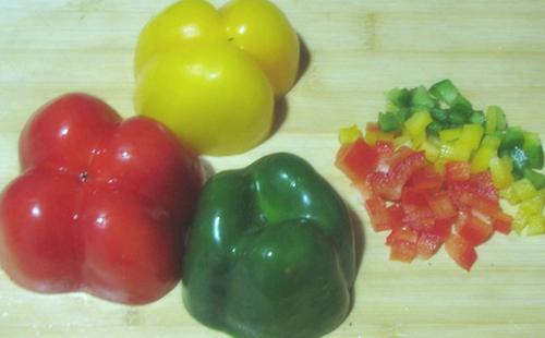 彩椒牛肉粒的做法