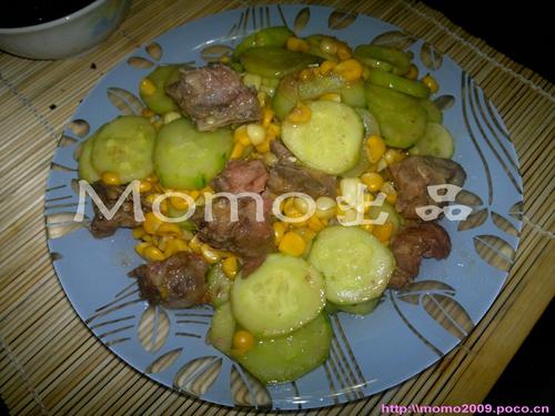 玉米青瓜炒排骨的做法