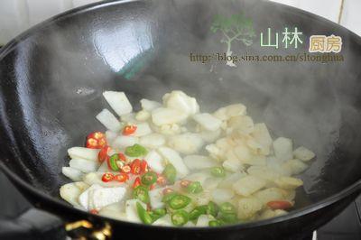 荸荠炒肉丝的做法