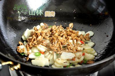荸荠炒肉丝的做法