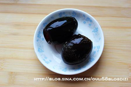 烧茄子皮蛋的做法
