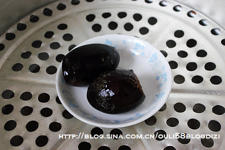 烧茄子皮蛋的做法