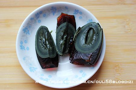 烧茄子皮蛋的做法