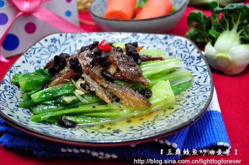 豆豉鲮鱼油麦菜的做法