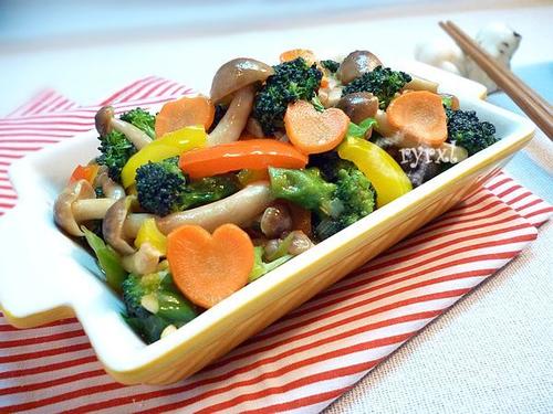 鲍汁兰花蟹味菇的做法