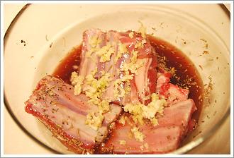 香草蒜香羊排的做法