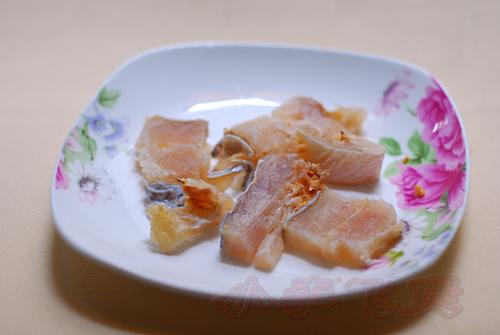 咸鱼蒸鸡的做法