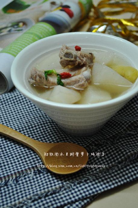 排骨萝卜炖汤的做法