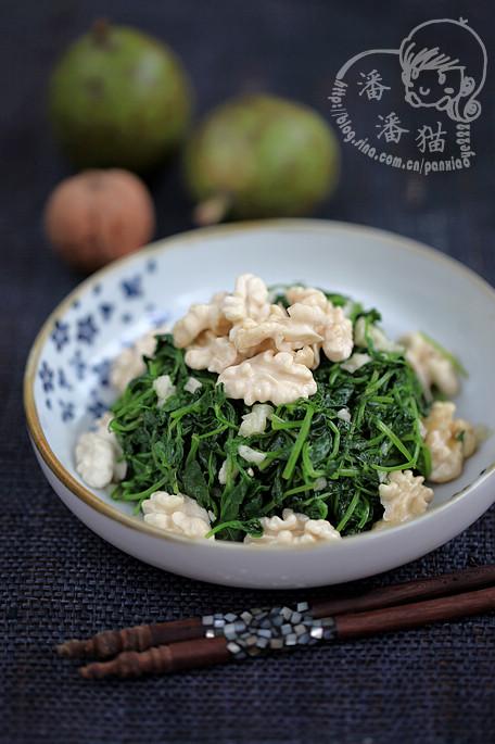 嫩桃仁拌豆尖的做法