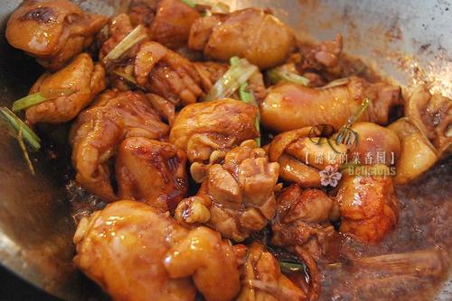 张家界野生菌烧鸡的做法