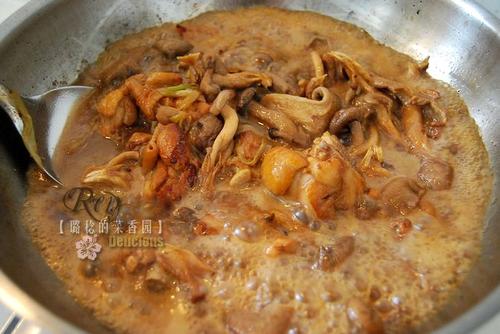 张家界野生菌烧鸡的做法