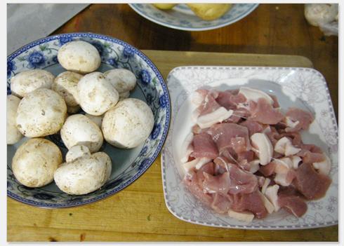 蘑菇炒肉片的做法