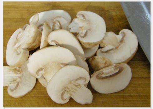 蘑菇炒肉片的做法