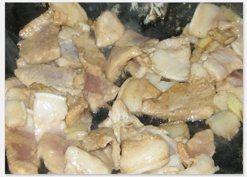 蘑菇炒肉片的做法