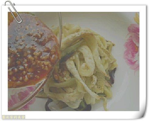 蒜泥手撕茄子的做法