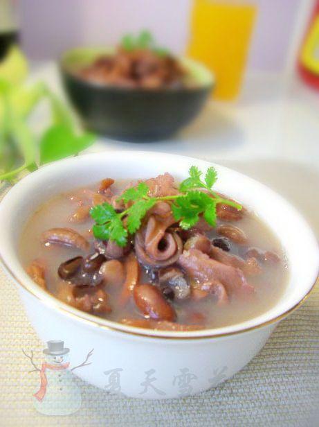 墨鱼炖猪肚的做法