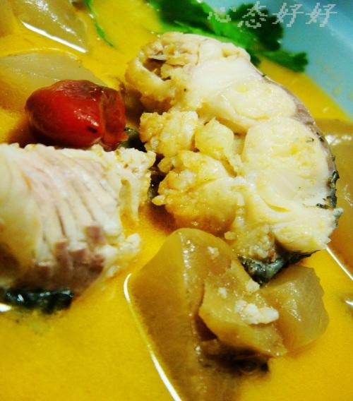 毛哥酸萝卜鱼的做法